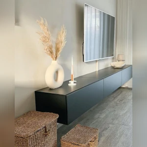 Clean space,...